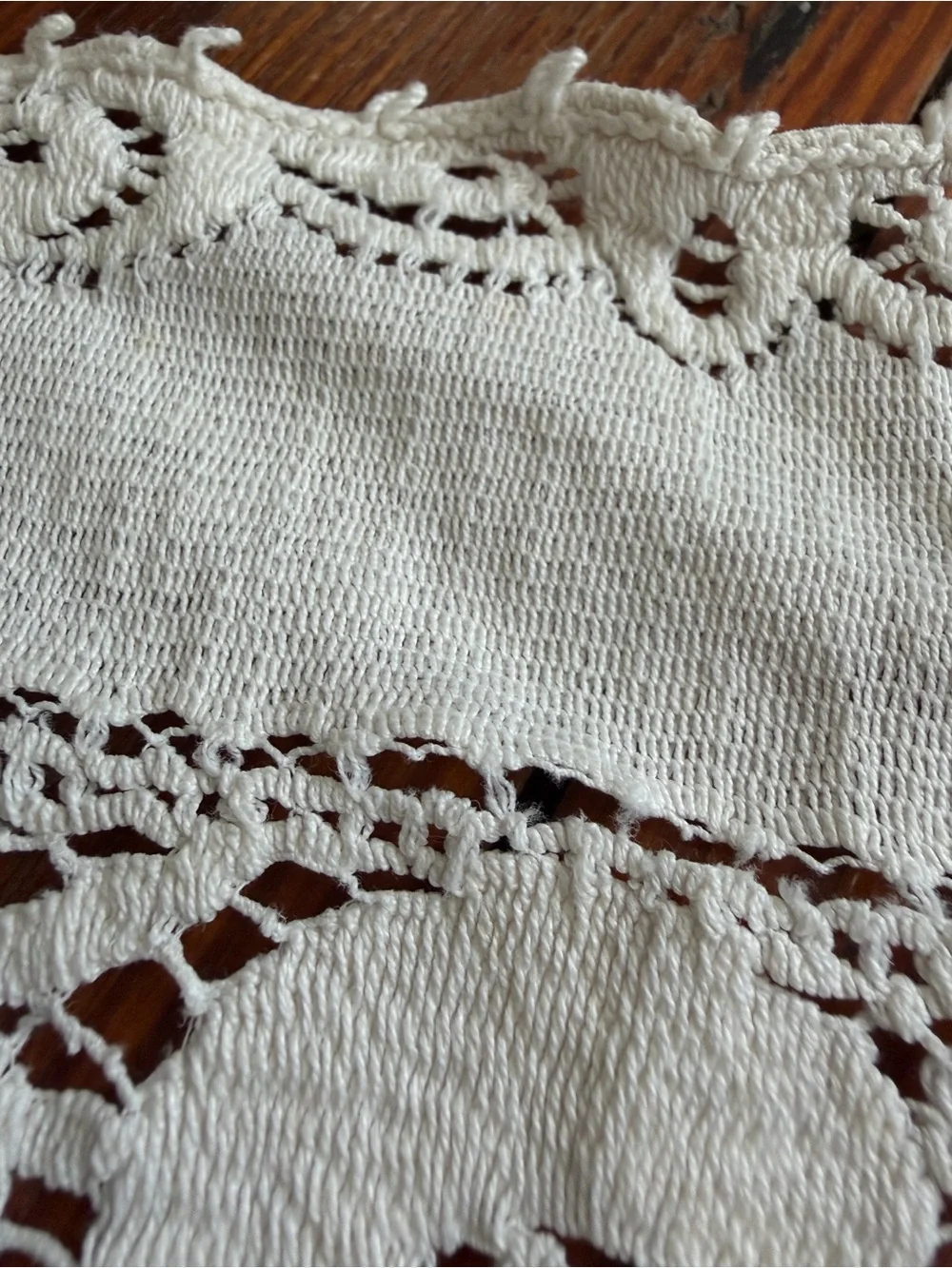 Antique Battenberg lace table runner 15x43”